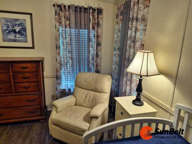 Listing Photo 16