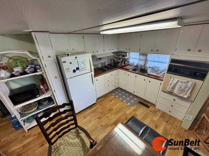 Listing Photo 10