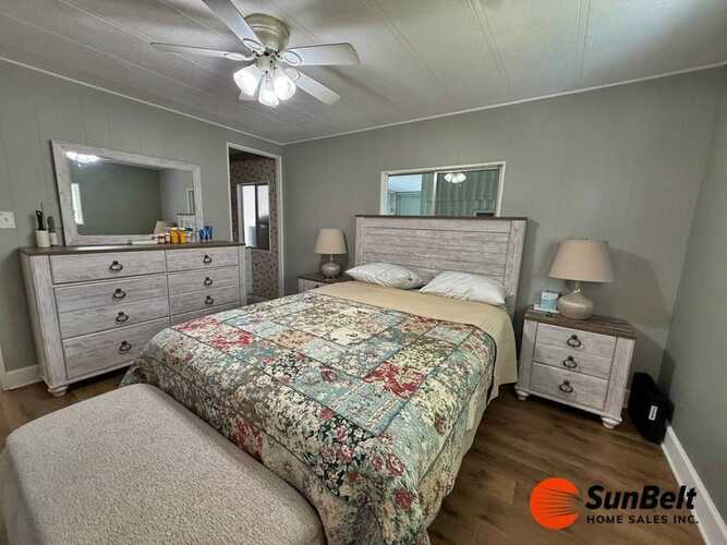 Listing Photo 11