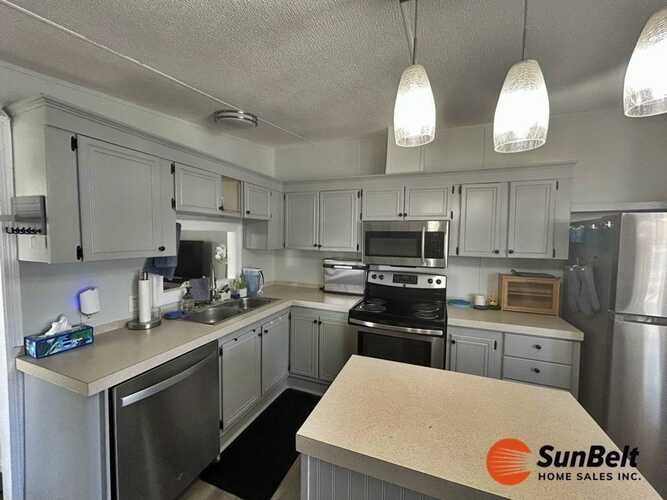 Listing Photo 10