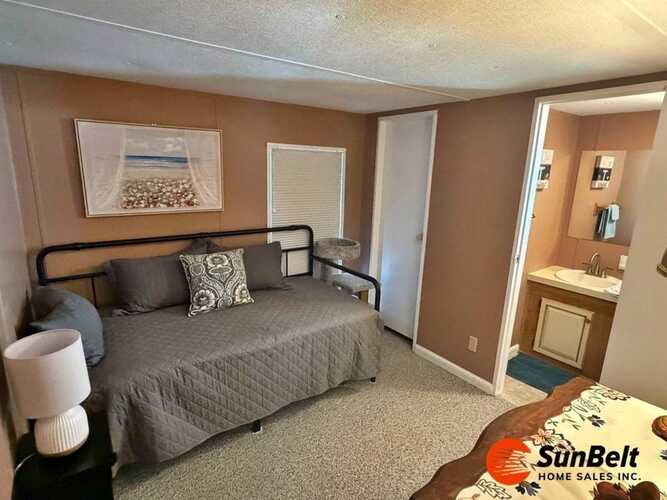 Listing Photo 14