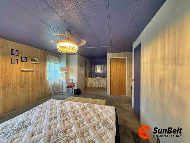 Listing Photo 11