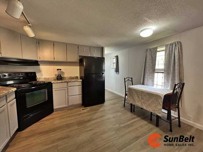 Listing Photo 11