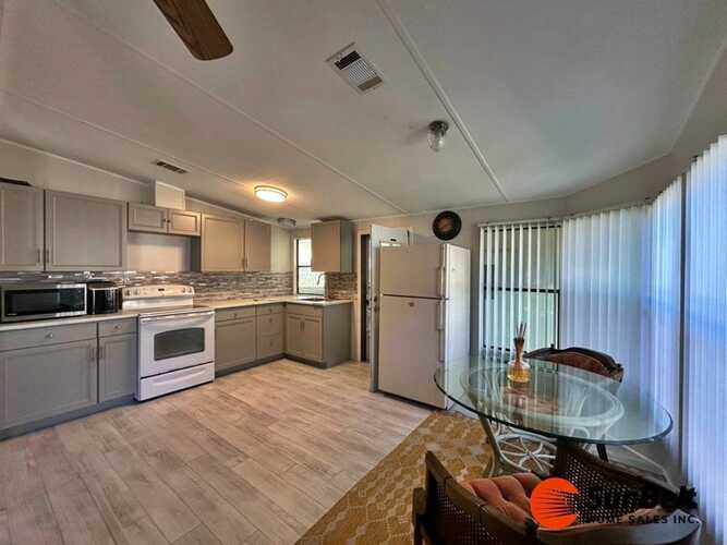 Listing Photo 10