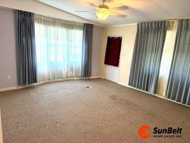 Listing Photo 12