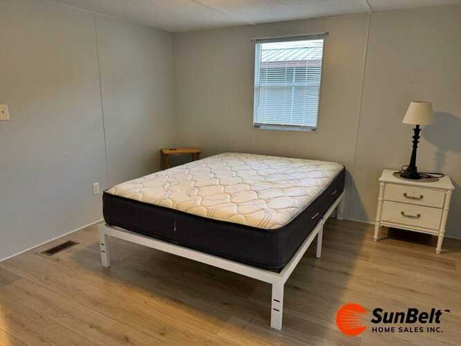 Listing Photo 8