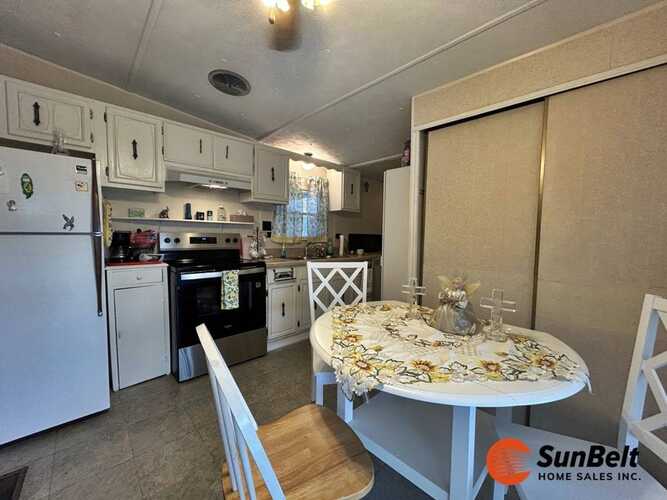 Listing Photo 11