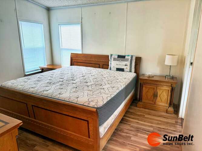 Listing Photo 8