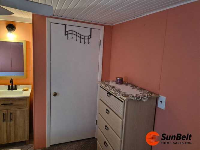Listing Photo 11