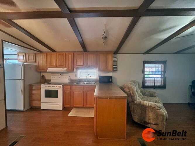 Listing Photo 11