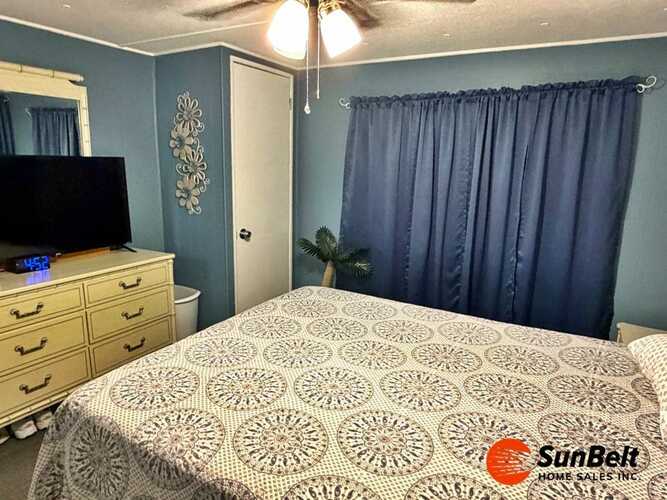 Listing Photo 11