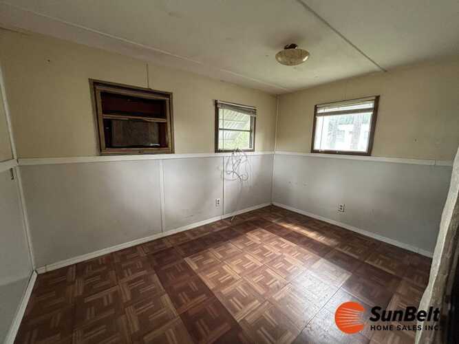 Listing Photo 9