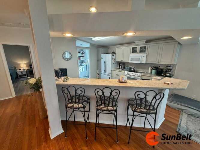 Listing Photo 11