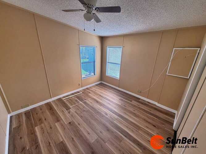 Listing Photo 11