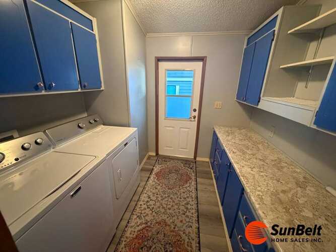 Listing Photo 11