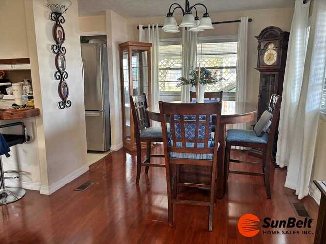 Listing Photo 8