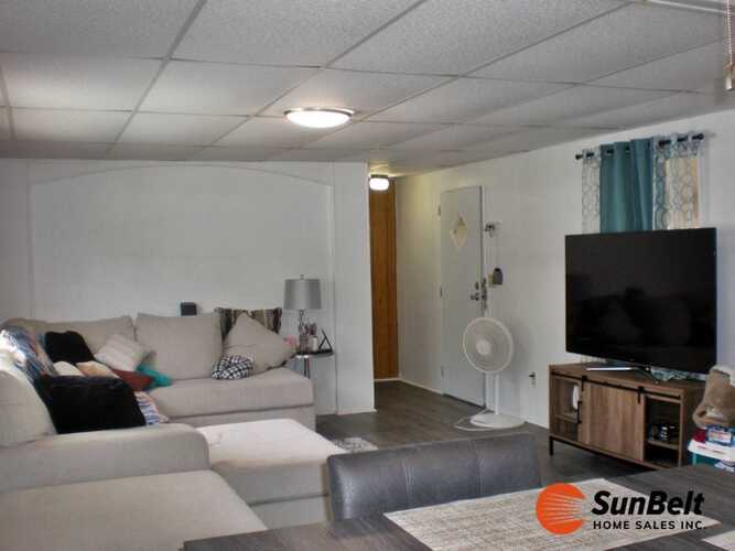 Listing Photo 12