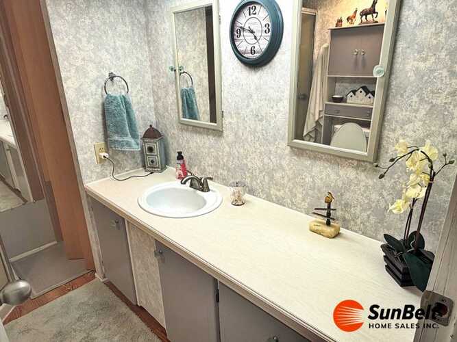 Listing Photo 12