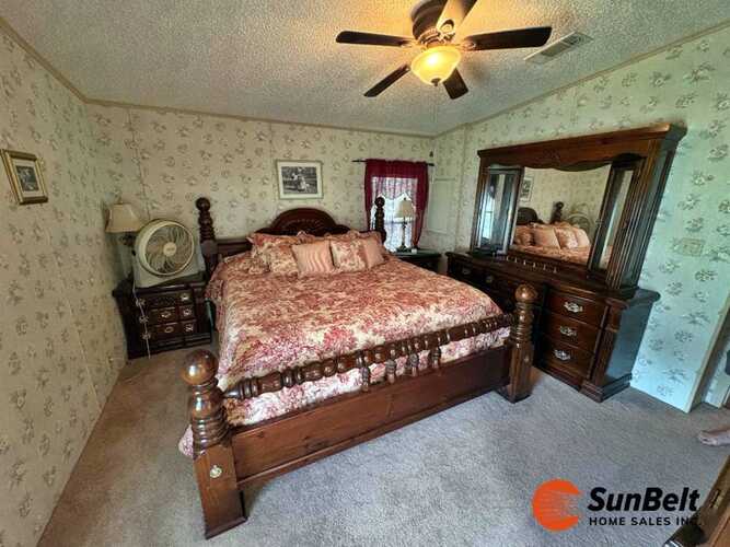 Listing Photo 11