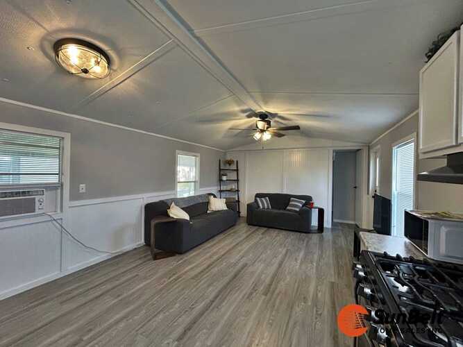Listing Photo 11