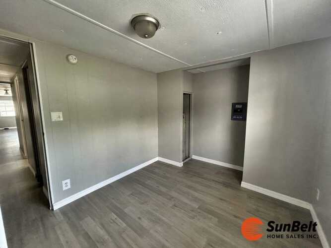 Listing Photo 11