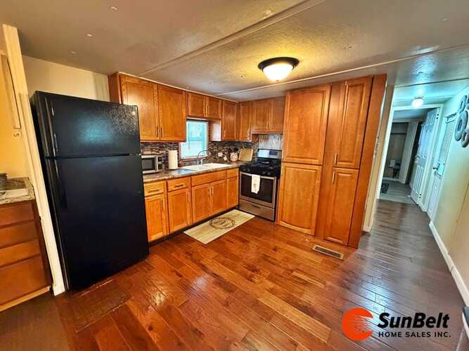 Listing Photo 8