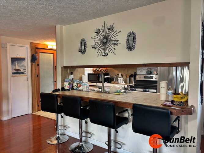 Listing Photo 12