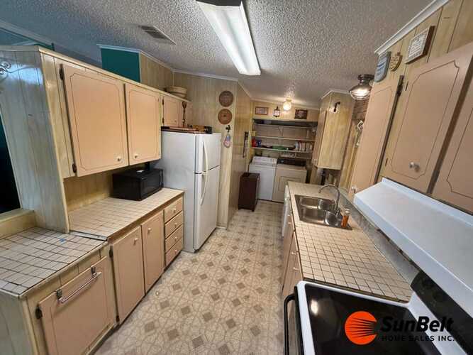 Listing Photo 9