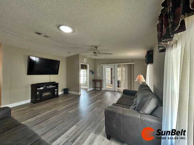 Listing Photo 8