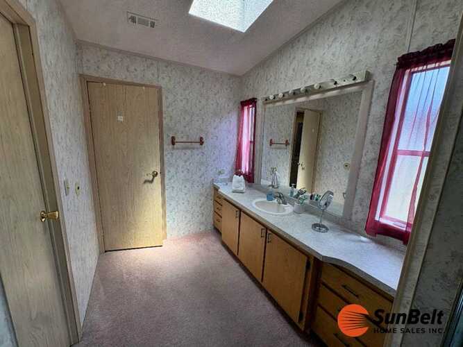 Listing Photo 14