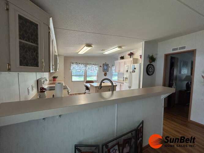 Listing Photo 11