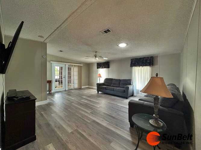 Listing Photo 7