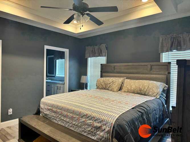 Listing Photo 10