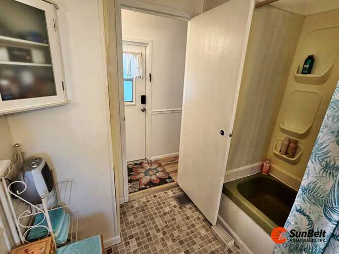 Listing Photo 12
