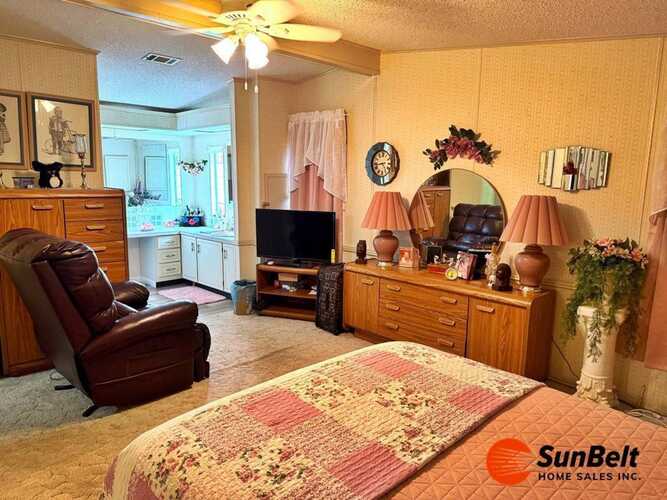 Listing Photo 8