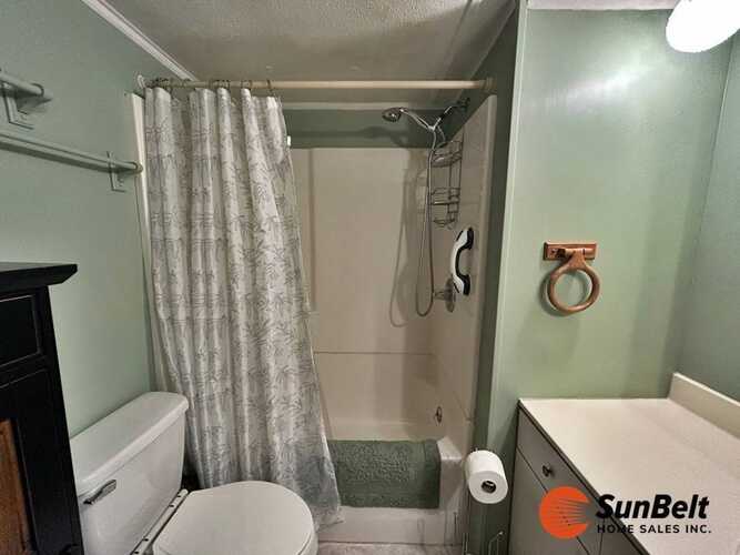 Listing Photo 12