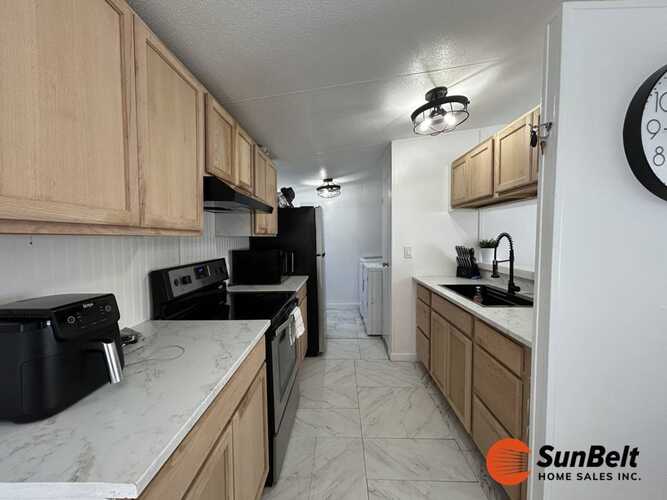 Listing Photo 12