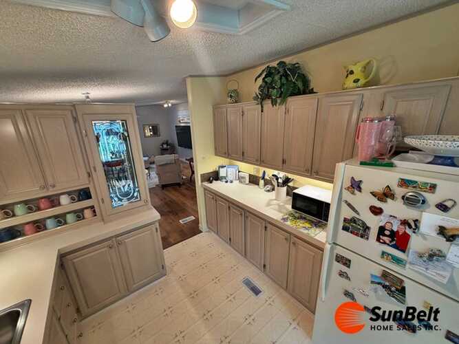 Listing Photo 11