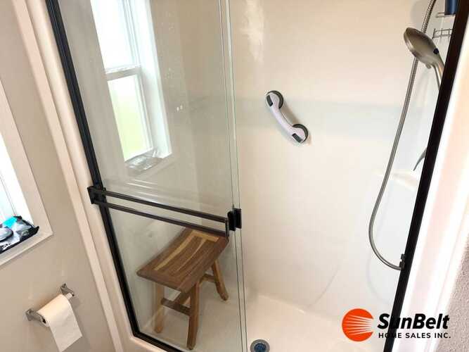Listing Photo 11