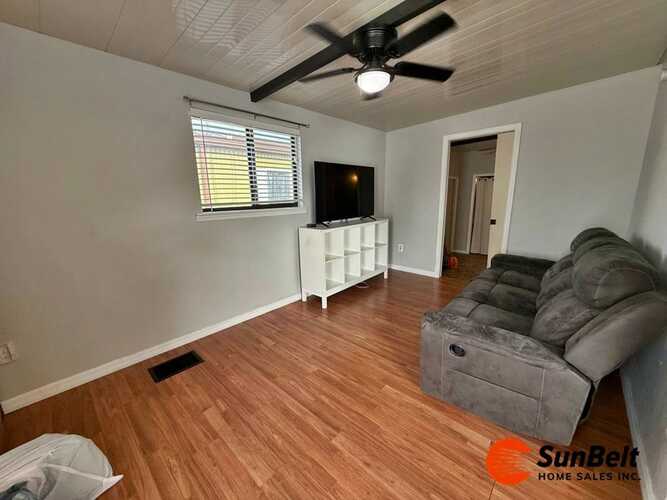 Listing Photo 7