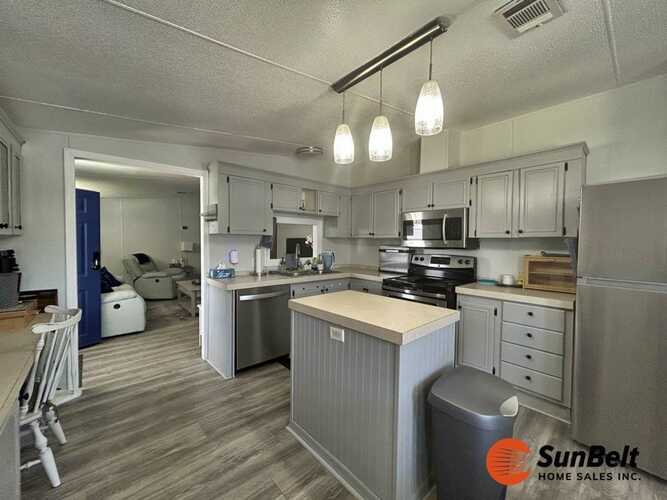 Listing Photo 8