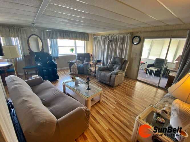 Listing Photo 11