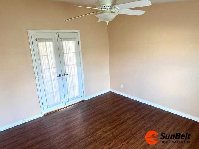 Listing Photo 11