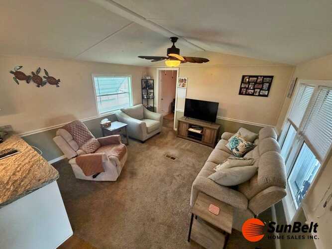 Listing Photo 11