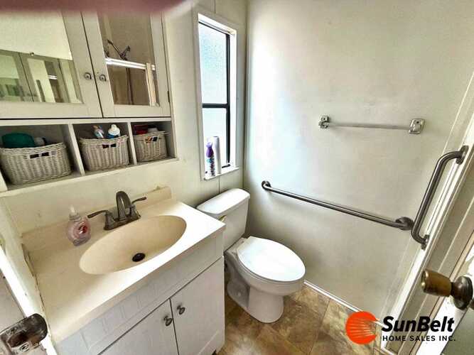 Listing Photo 10