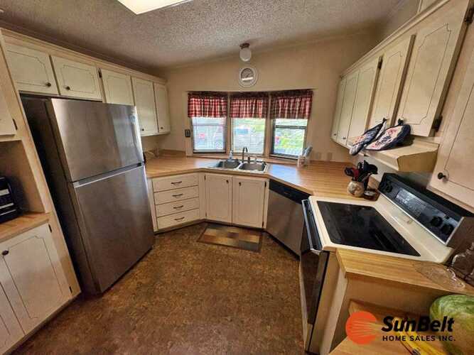 Listing Photo 7
