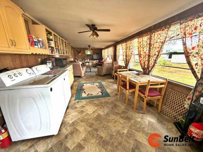 Listing Photo 11