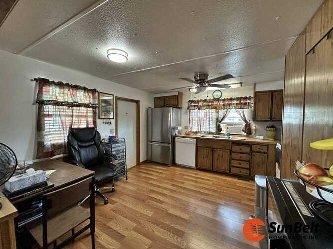 Listing Photo 11