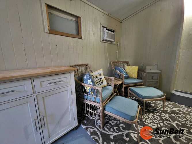 Listing Photo 10