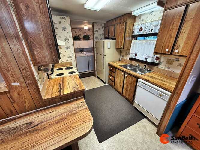 Listing Photo 11